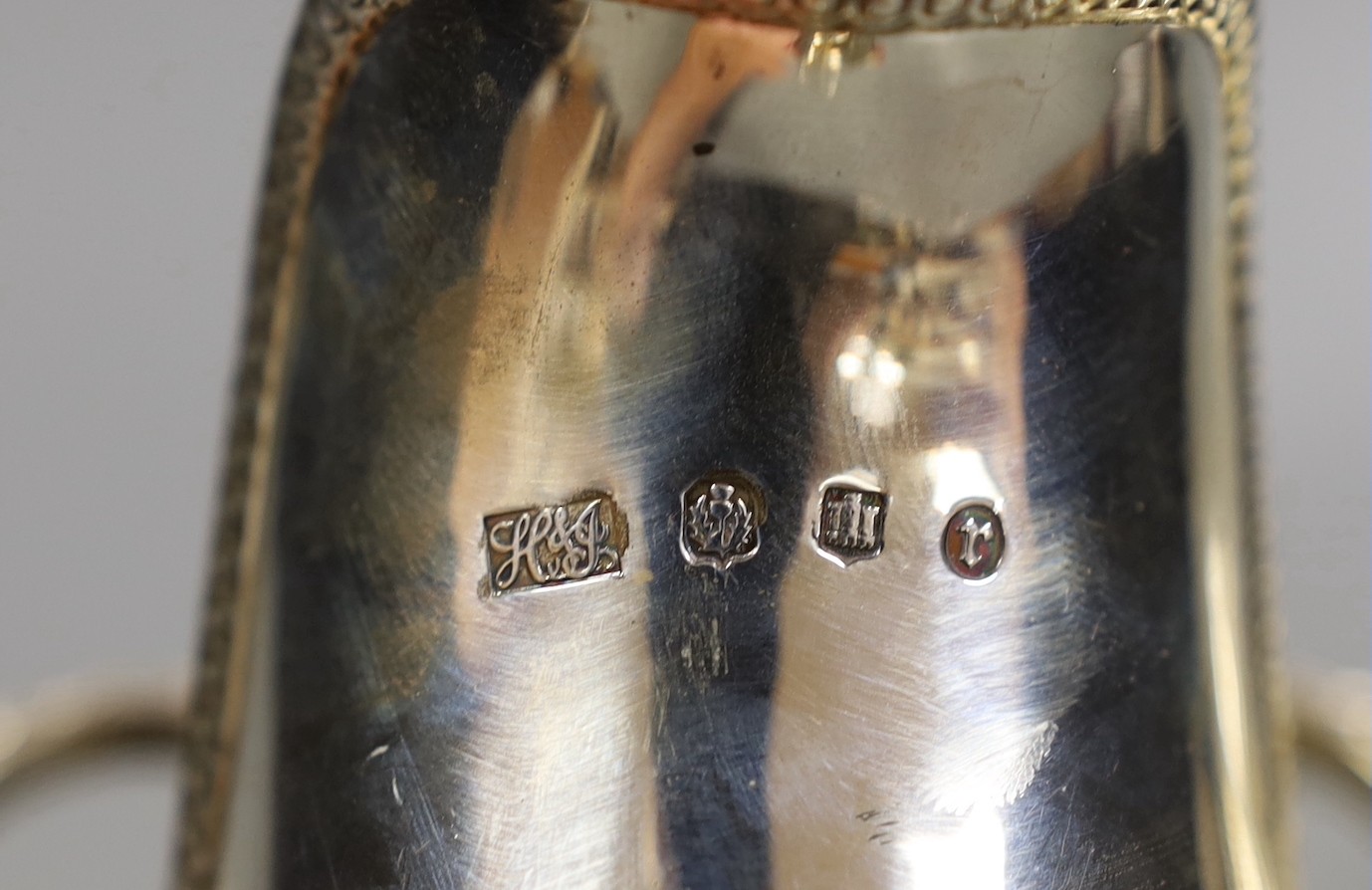 A pair of late Victorian Scottish silver double lipped sauceboats, Hamilton & Inches, Edinburgh, 1898, 11oz.